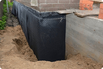 Retaining walls water proofing